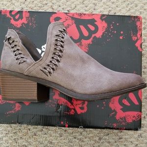 Fergie fergalicious booties